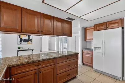 10635 N 44th Court, Phoenix, AZ 85028 - Photo 18