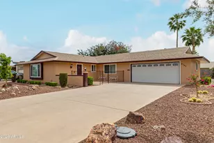 9341 W Briarwood Cir N, Sun City, AZ 85351 - Photo 4