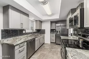 9341 W Briarwood Cir N, Sun City, AZ 85351 - Photo 12