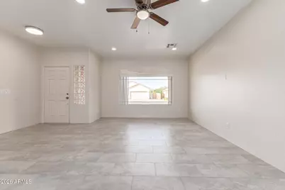 5665 W Laurie Lane, Glendale, AZ 85302 - Photo 8