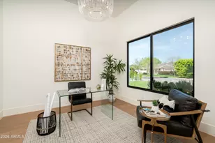 3923 E Heatherbrae Dr, Phoenix, AZ 85018 - Photo 18