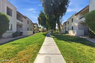 10444 N 69th St, Paradise Valley, AZ 85253 - Photo 2