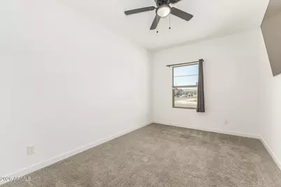 7801 N 79th Avenue, Glendale, AZ 85303 - Photo 16