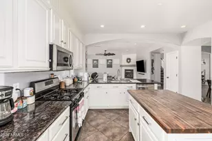 12538 W Miner Trail, Peoria, AZ 85383 - Photo 10