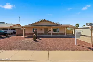 2331 E Betty Elyse Ln, Phoenix, AZ 85022 - Photo 2