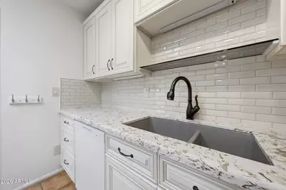 2331 E Betty Elyse Lane, Phoenix, AZ 85022 - Photo 10