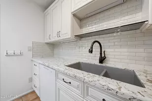 2331 E Betty Elyse Ln, Phoenix, AZ 85022 - Photo 10