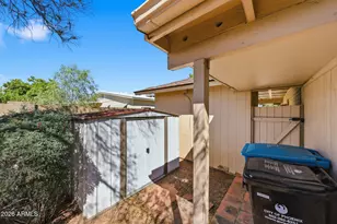 2331 E Betty Elyse Ln, Phoenix, AZ 85022 - Photo 28