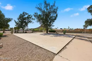 2331 E Betty Elyse Ln, Phoenix, AZ 85022 - Photo 36