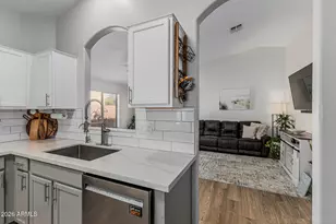 13163 W Gelding Cir, Surprise, AZ 85379 - Photo 20