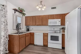 9815 W Camelia Dr, Arizona City, AZ 85123 - Photo 8