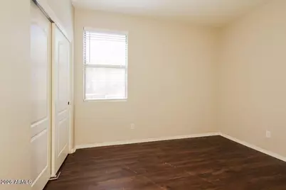 8724 N 57th Drive, Glendale, AZ 85302 - Photo 10