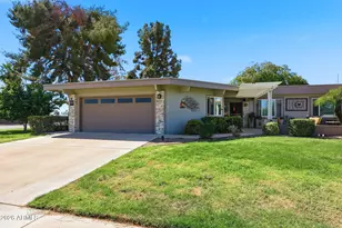 10101 W Pineaire Dr, Sun City, AZ 85351 - Photo 2