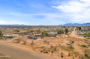 318 E Camino De Tundra, Huachuca City, AZ 85616 - Photo 12