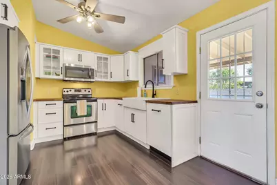 203 E Desert Lane, Gilbert, AZ 85234 - Photo 10