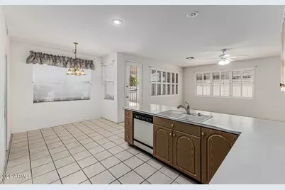 17233 N Thornberry Drive, Surprise, AZ 85374 - Photo 14