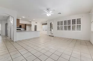 17233 N Thornberry Dr, Surprise, AZ 85374 - Photo 10