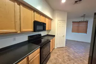 16438 N 72nd Ln, Peoria, AZ 85382 - Photo 6