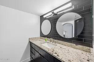 5104 N 32nd St, Phoenix, AZ 85018 - Photo 32