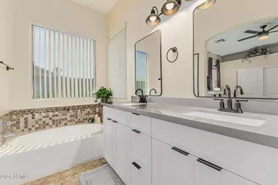 2093 W Goldmine Mountain Drive, San Tan Valley, AZ 85144 - Photo 32