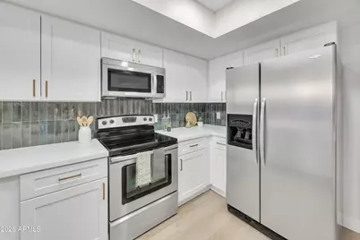 8702 N Shadow Lane, Peoria, AZ 85345 - Photo 14