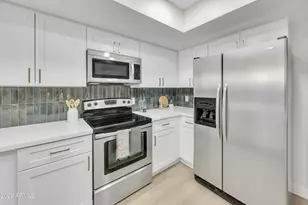 8702 N Shadow Ln, Peoria, AZ 85345 - Photo 14