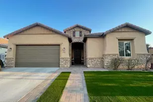1911 E Horseshoe Dr, Chandler, AZ 85249 - Photo 2
