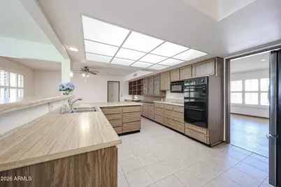 17402 N Lindgren Avenue, Sun City, AZ 85351 - Photo 10