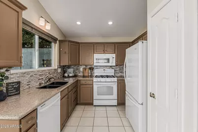 10728 W Irma Lane, Peoria, AZ 85373 - Photo 16