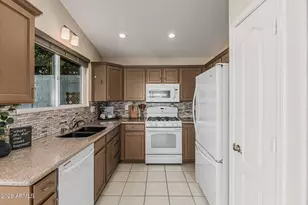 10728 W Irma Ln, Peoria, AZ 85373 - Photo 16