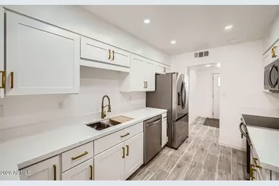 12021 N Riviera Court, Sun City, AZ 85351 - Photo 6