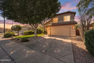 3165 E Desert Ln, Gilbert, AZ 85234 - Photo 2