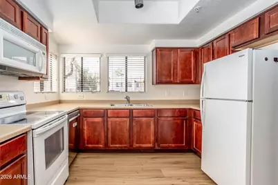 750 E Northern Avenue #1052, Phoenix, AZ 85020 - Photo 8