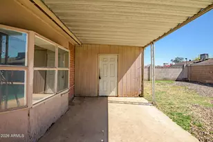 6433 W Catalina Dr, Phoenix, AZ 85033 - Photo 24