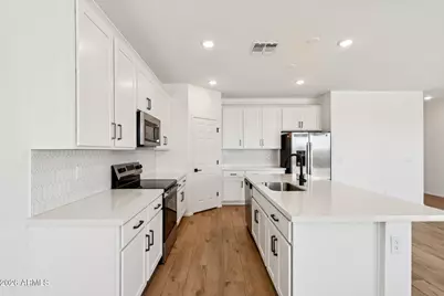 24247 W Bowker Street, Buckeye, AZ 85326 - Photo 10