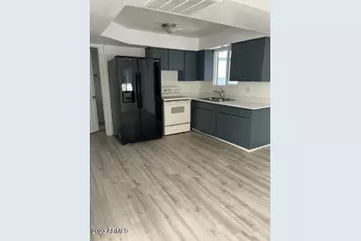 812 S Greenleaf Lane, Avondale, AZ 85323 - Photo 2