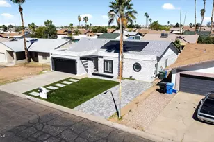 10318 W Calle Del Oro, Phoenix, AZ 85037 - Photo 2