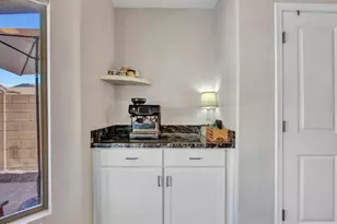 11480 W Austin Thomas Dr, Surprise, AZ 85378 - Photo 14