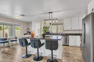 11480 W Austin Thomas Dr, Surprise, AZ 85378 - Photo 6