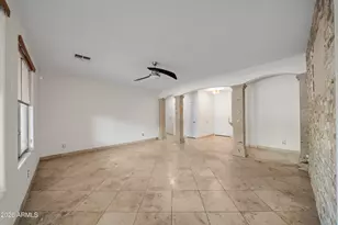 2218 W Magdalena Ln, Phoenix, AZ 85041 - Photo 8