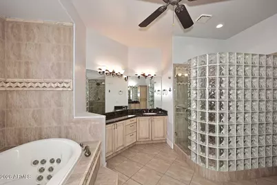 9154 E Charter Oak Drive, Scottsdale, AZ 85260 - Photo 16