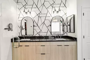 2047 E Victor Rd, Gilbert, AZ 85296 - Photo 22