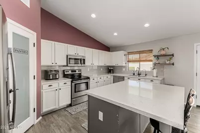 8738 E Posada Avenue, Mesa, AZ 85212 - Photo 4