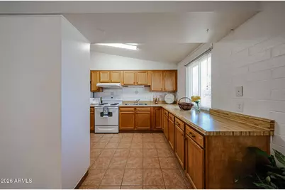 10510 W Oakmont Drive, Sun City, AZ 85351 - Photo 6