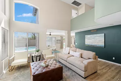 3905 E Renee Drive, Phoenix, AZ 85050 - Photo 2