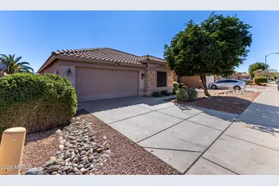 15847 W Saguaro Lane W, Surprise, AZ 85374 - Photo 2