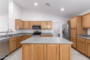 15847 W Saguaro Ln W, Surprise, AZ 85374 - Photo 10