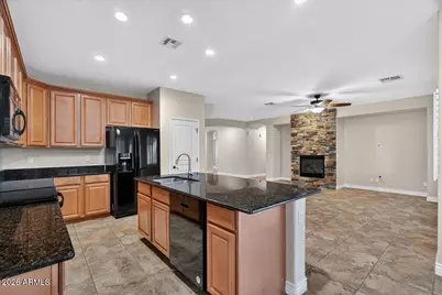 27834 N Gidiyup Trail, Phoenix, AZ 85085 - Photo 2