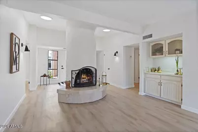 8432 E Malcomb Drive, Scottsdale, AZ 85250 - Photo 6