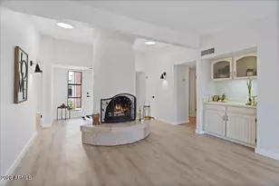 8432 E Malcomb Dr, Scottsdale, AZ 85250 - Photo 6